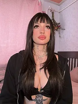 madelinexx online show from July 5, 7:25 am