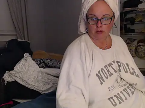 LauLauPAWG online show from October 13, 2:14 am