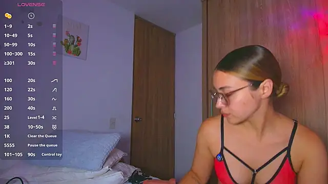 PollyGrey  online show from June 5, 3:32 am