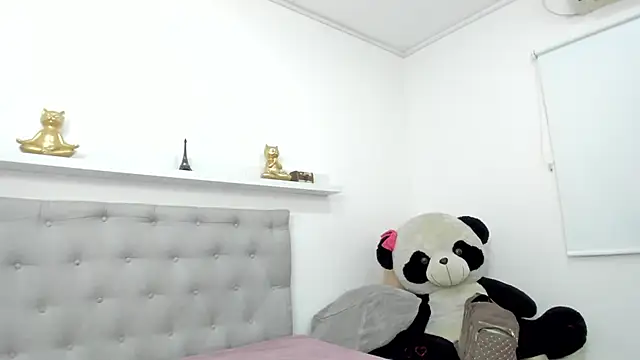 Snapshot of Dalia_20 chatting on September 20, 12:32 am Dalia 20 online show from September 20, 12:32 am