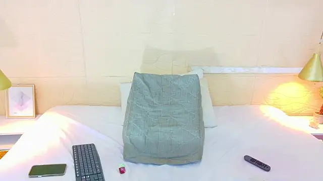 Chocolatte bar online show from February 4, 2:09 pm