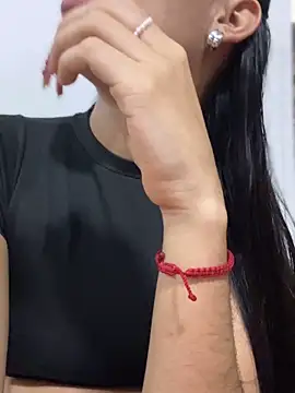 Snapshot of IsaValencia chatting on October 13, 10:56 pm IsaValencia online show from October 13, 10:56 pm