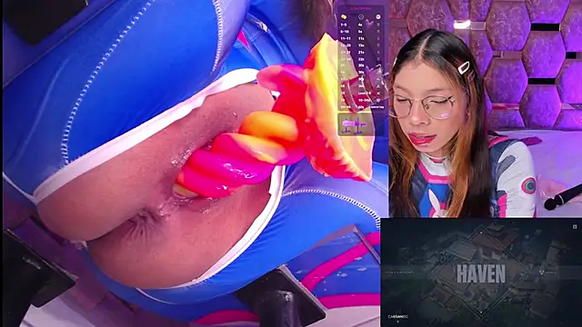 LunaAridi online show from April 19, 9:17 pm