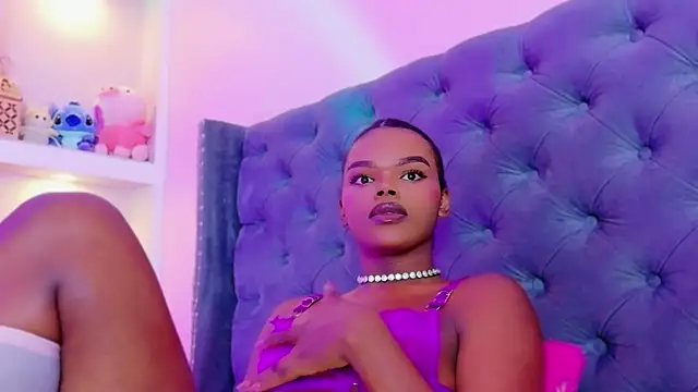 CamiEstrada online show from October 18, 11:28 pm