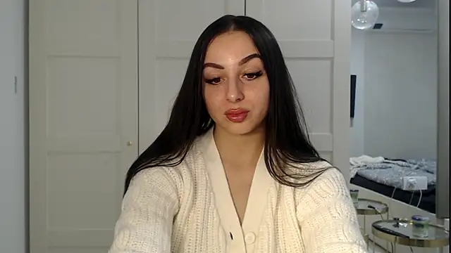 courtneyPerfect online show from February 13, 2:51 pm