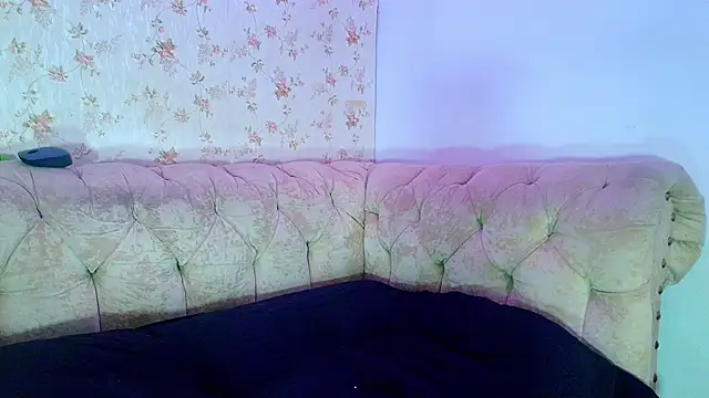 kira mz online show from October 14, 11:57 am