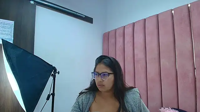 Miaa Smiith  online show from December 23, 3:21 am