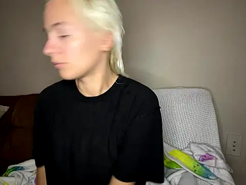 Snapshot of girlfriendmissy chatting on October 3, 8:58 pm girlfriendmissy online show from October 3, 8:58 pm