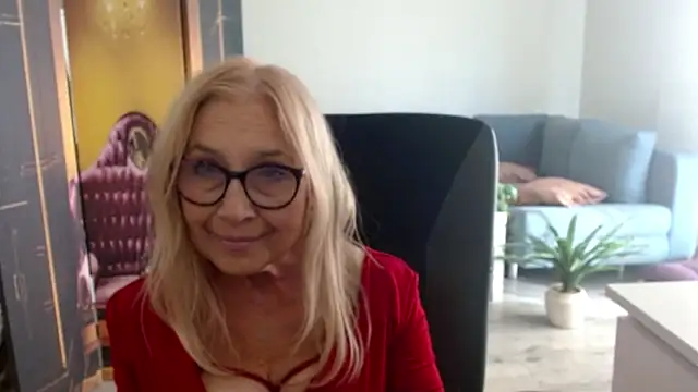 Snapshot of sofia_xkiss chatting on October 2, 2:22 pm sofia xkiss online show from October 2, 2:22 pm
