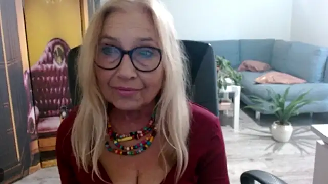 Snapshot of sofia_xkiss chatting on September 30, 2:01 pm sofia xkiss online show from September 30, 2:01 pm