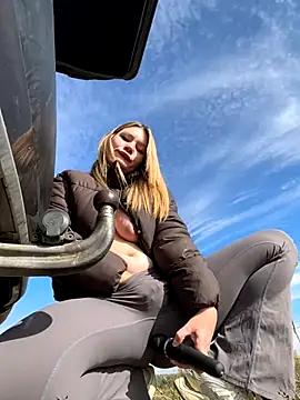 justmilaa online show from October 21, 10:41 am