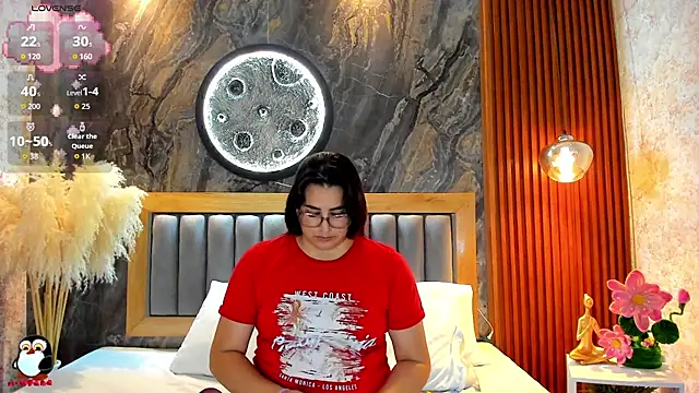 BellaPeers  online show from April 7, 11:45 am