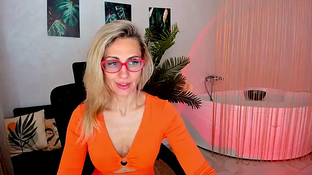 MuseOfStage online show from April 19, 11:43 am