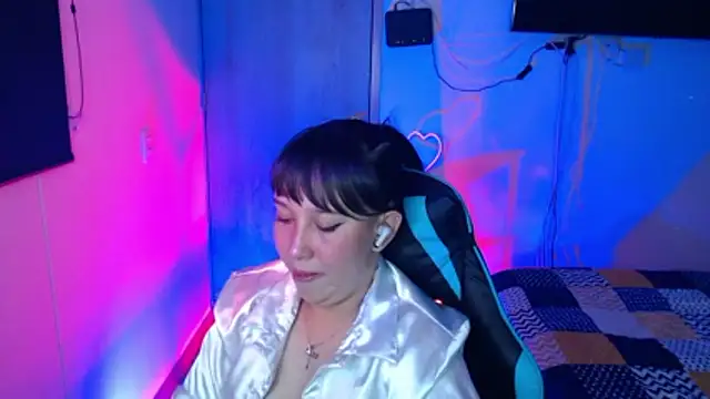 Skarlet Adams28 online show from April 8, 11:29 pm