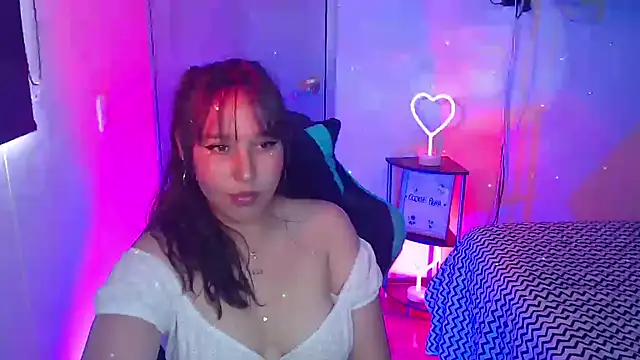 Skarlet Adams28 online show from March 26, 8:43 pm