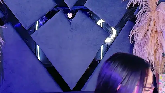 KylieWhite online show from November 29, 3:38 pm