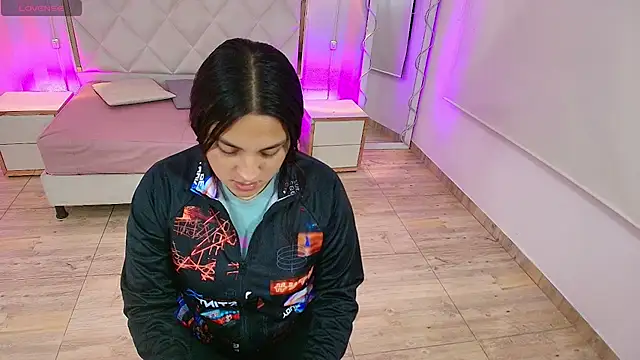 Brendda tay online show from November 3, 3:32 am