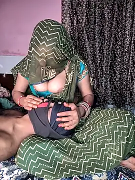 Snapshot of Shivani_kunal chatting on October 13, 5:37 pm Shivani kunal online show from October 13, 5:37 pm