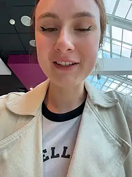 Dina Tease online show from July 9, 9:55 am