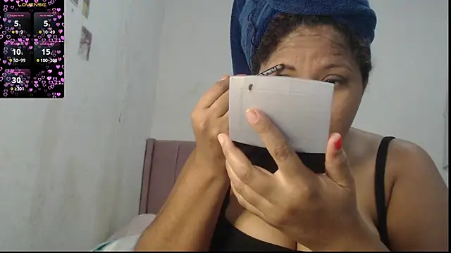Snapshot of dannaberlin_0 chatting on October 8, 1:26 pm dannaberlin 0 online show from October 8, 1:26 pm