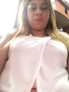 Laura-Hernandez online show from September 20, 3:43 pm