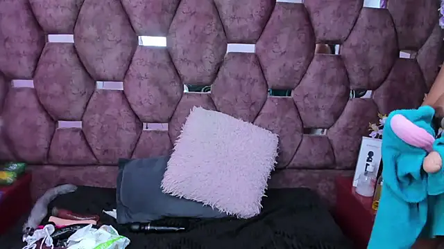 Snapshot of SalmaSantos chatting on September 10, 3:17 am SalmaSantos online show from September 10, 3:17 am