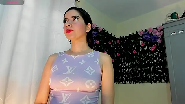 sweetieandjuicyy online show from April 17, 3:47 pm