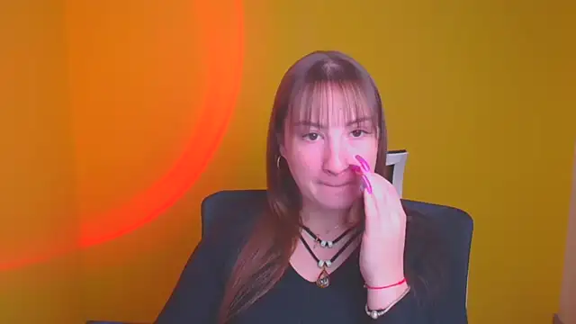 Snapshot of Evelina_GG chatting on December 2, 7:10 am Evelina GG online show from December 2, 7:10 am