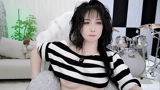 Vaness-a online show from October 20, 1:47 pm