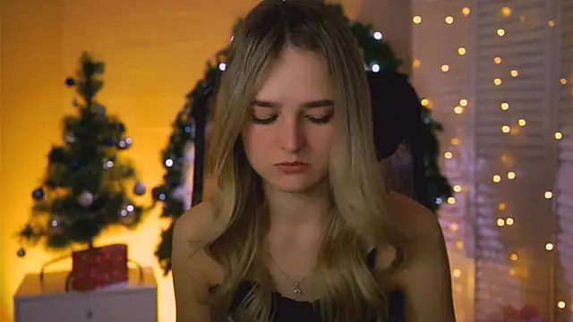 DeboraLarson online show from December 20, 3:54 am