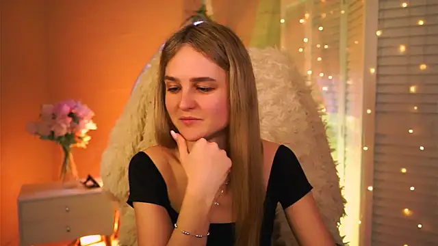 DeboraLarson online show from March 4, 6:20 am