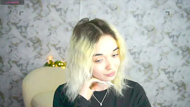 Ashley S online show from May 15, 11:40 pm