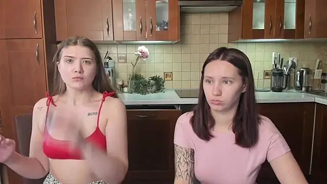 HotCaramellsTV online show from May 19, 11:39 am