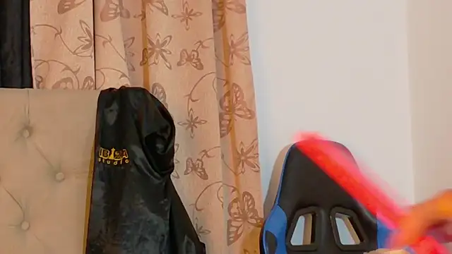 GeorginaHills online show from November 3, 9:19 pm