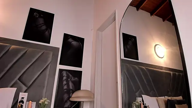 brenda nova18 online show from December 4, 9:37 pm