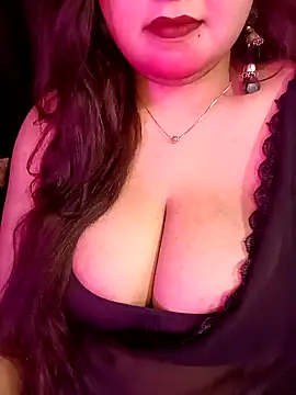 Suhanakhan00 online show from April 2, 7:00 pm