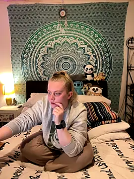 VixenMistressAli online show from December 22, 6:11 pm