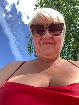 Laura Millf online show from June 23, 11:52 am