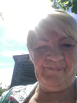 Laura Millf online show from June 6, 10:43 am