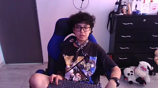 thomascooper7 online show from February 5, 6:00 pm