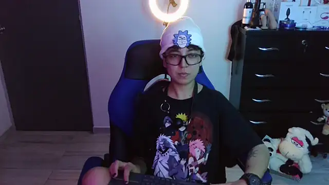 thomascooper7 online show from November 13, 12:20 am