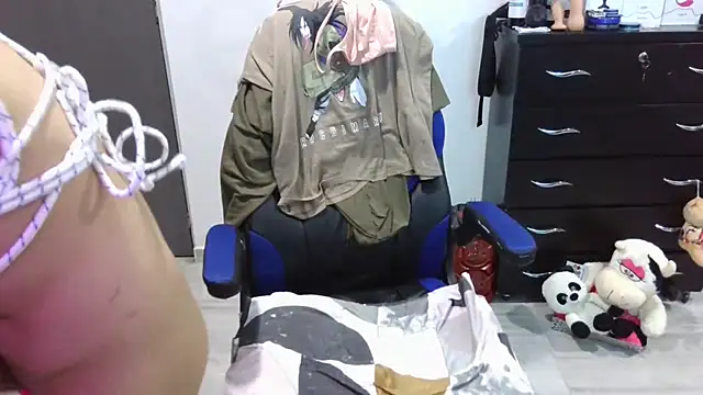 thomascooper7 online show from November 29, 1:20 am