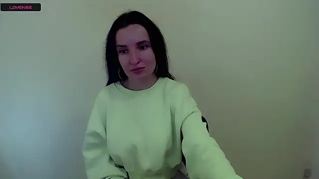 Snapshot of LaimaV_ chatting on October 2, 7:24 am LaimaV online show from October 2, 7:24 am