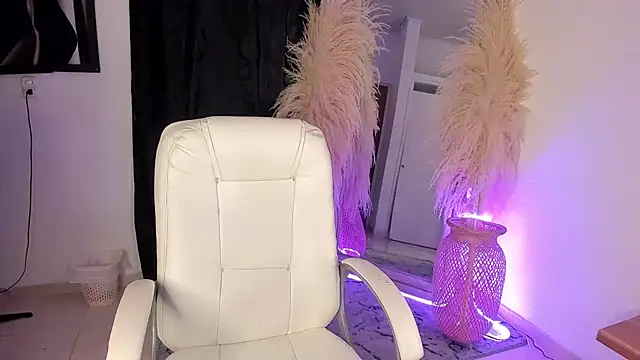 ALANAH KITTY online show from September 10, 7:25 pm