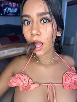 ALANAH KITTY online show from May 7, 8:01 pm