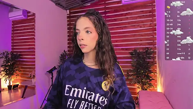 Sapphire Venuss online show from November 14, 2:00 am