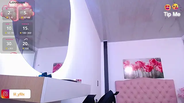 Snapshot of lily_f00x chatting on September 23, 12:36 pm lily f00x online show from September 23, 12:36 pm