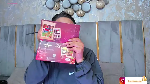 KimDevinne online show from October 9, 3:21 am