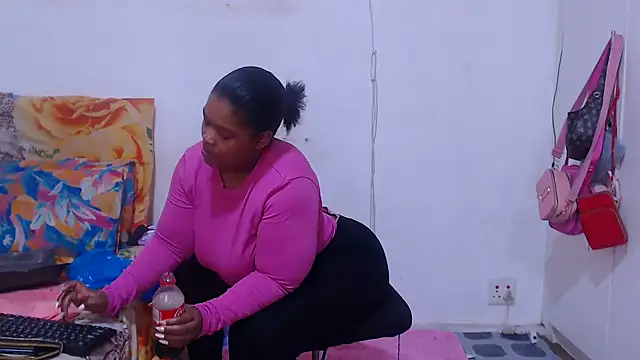 BigbootyNickyx online show from March 5, 2:24 pm