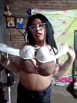 yovana13 online show from November 15, 12:50 pm